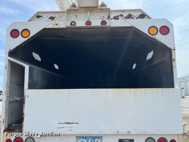 image for item LA9948 2006 Ford F750  forestry bucket truck