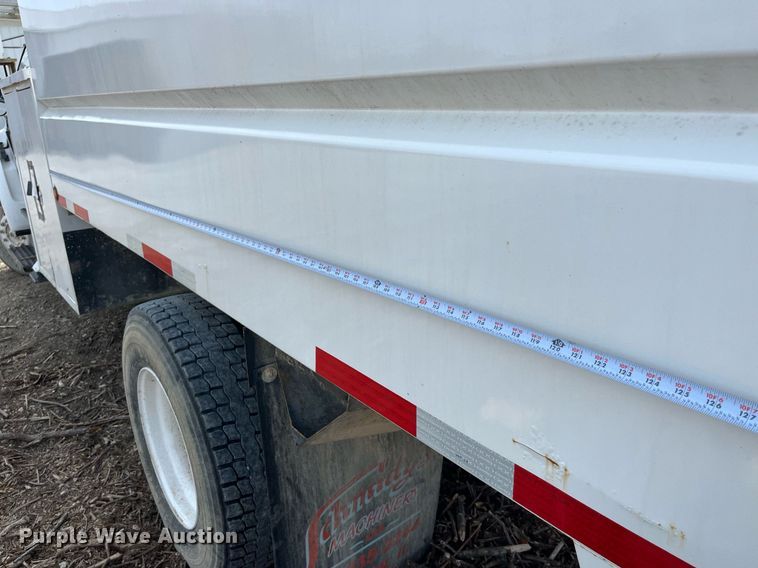 image for item LA9948 2006 Ford F750  forestry bucket truck