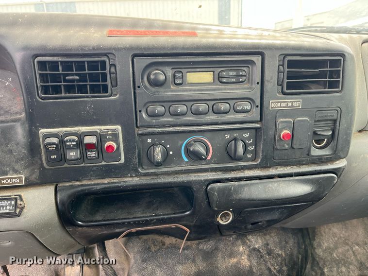 image for item LA9948 2006 Ford F750  forestry bucket truck