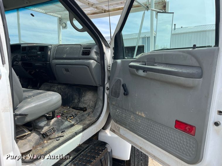 image for item LA9948 2006 Ford F750  forestry bucket truck