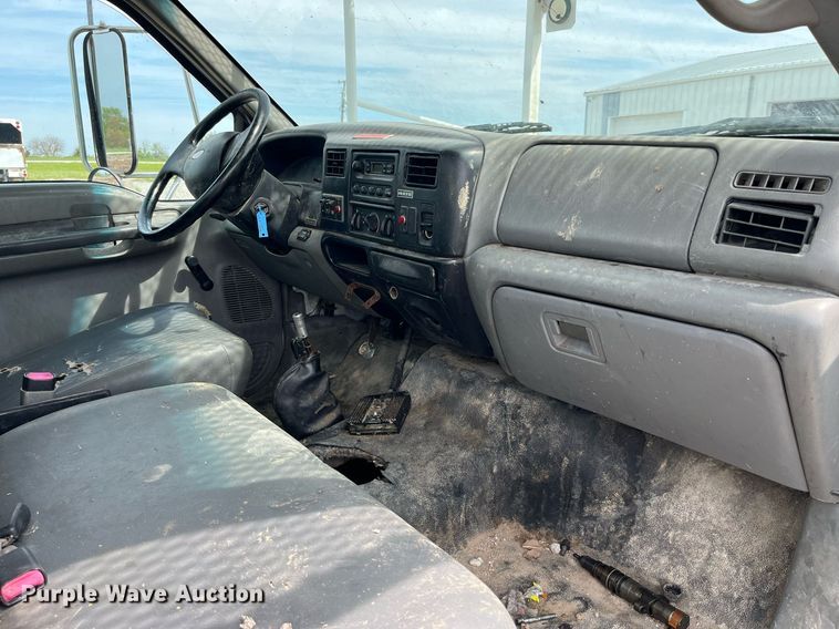 image for item LA9948 2006 Ford F750  forestry bucket truck