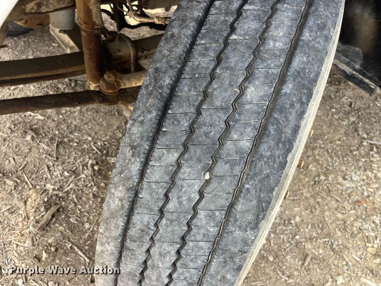 image for item LA9948 2006 Ford F750  forestry bucket truck