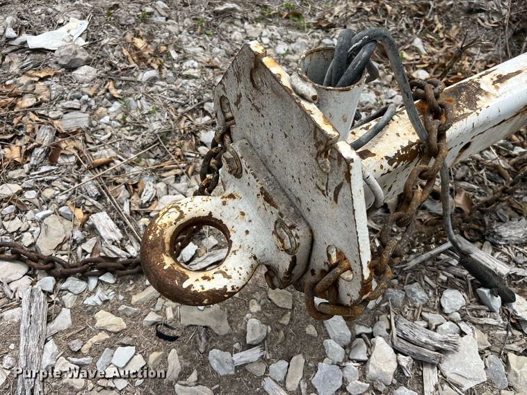 image for item LA9949 2015 Morbark Beever M12R  wood chipper