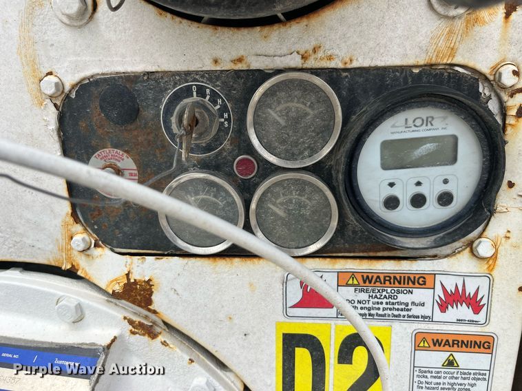 image for item LA9949 2015 Morbark Beever M12R  wood chipper