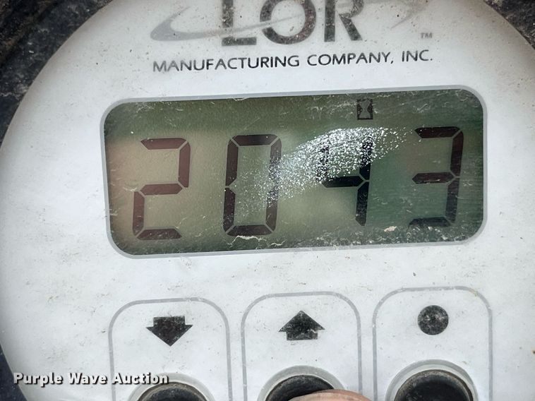 image for item LA9949 2015 Morbark Beever M12R  wood chipper