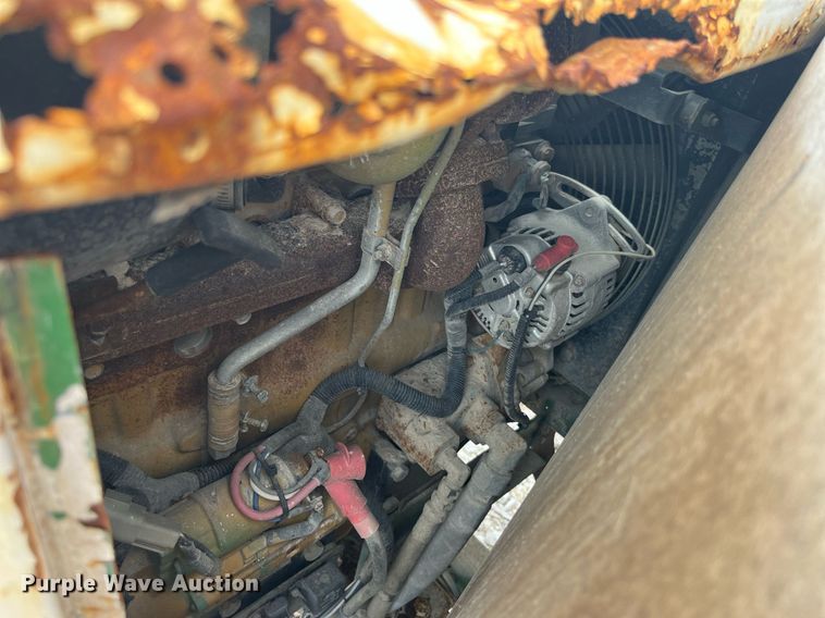 image for item LA9949 2015 Morbark Beever M12R  wood chipper