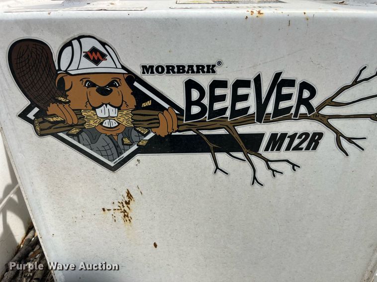 image for item LA9949 2015 Morbark Beever M12R  wood chipper