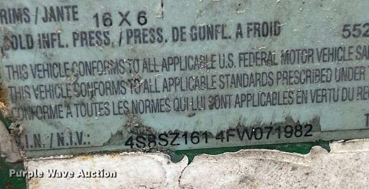 image for item LA9949 2015 Morbark Beever M12R  wood chipper