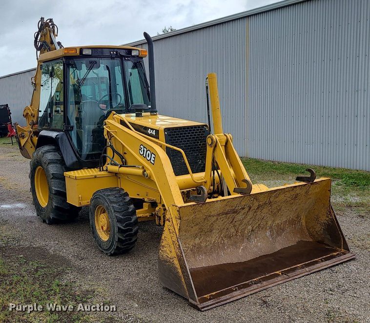 image for item LE9042 1999 John Deere 310E  backhoe