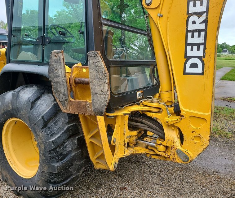 image for item LE9042 1999 John Deere 310E  backhoe