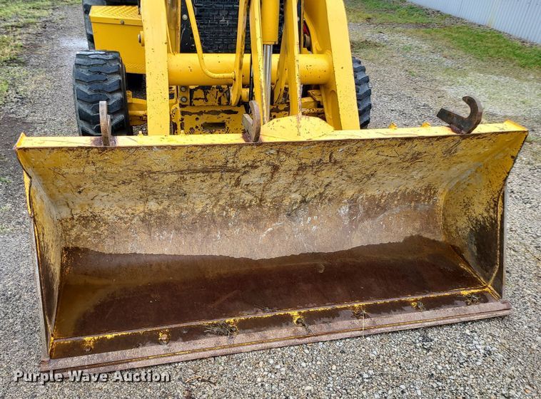 image for item LE9042 1999 John Deere 310E  backhoe