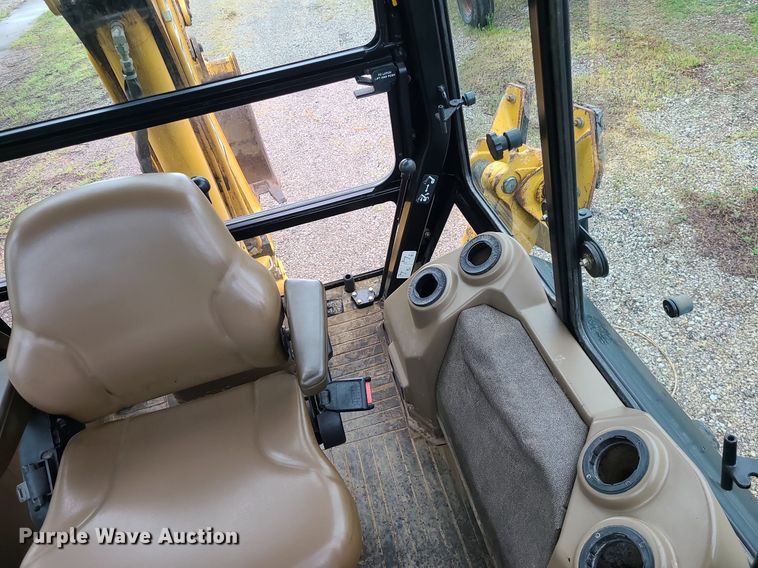 image for item LE9042 1999 John Deere 310E  backhoe