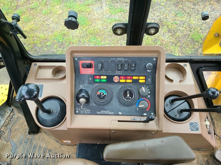 image for item LE9042 1999 John Deere 310E  backhoe