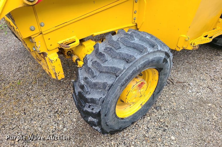 image for item LE9042 1999 John Deere 310E  backhoe