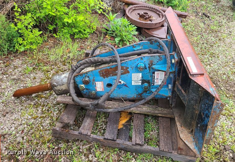 image for item LE9053 Okada  skid steer breaker