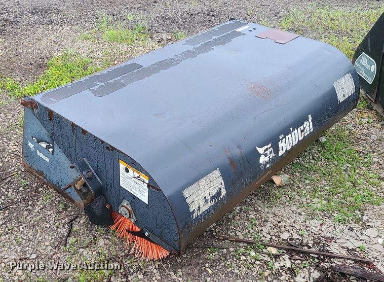 image for item LE9055 Bobcat  skid steer broom