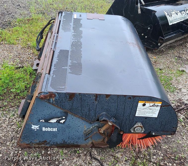 image for item LE9055 Bobcat  skid steer broom