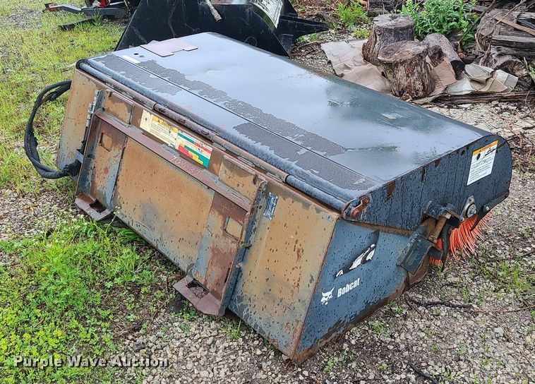 image for item LE9055 Bobcat  skid steer broom