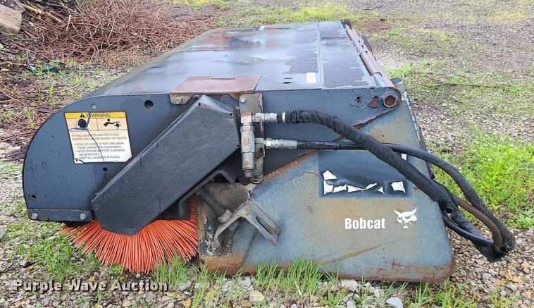 image for item LE9055 Bobcat  skid steer broom