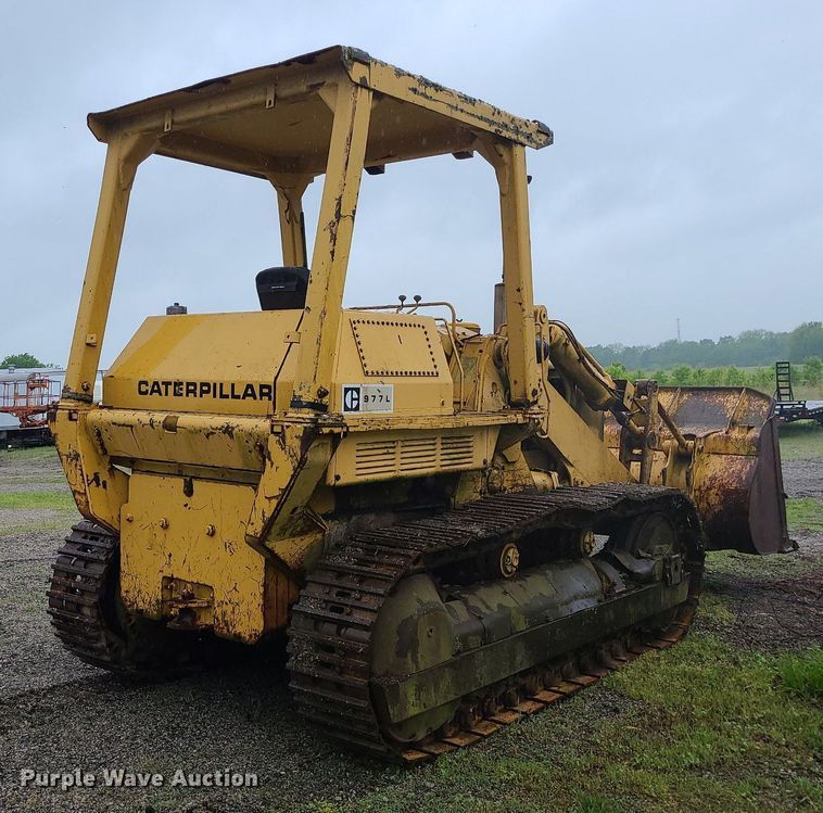 image for item LE9056 1974 Caterpillar 977L  track loader