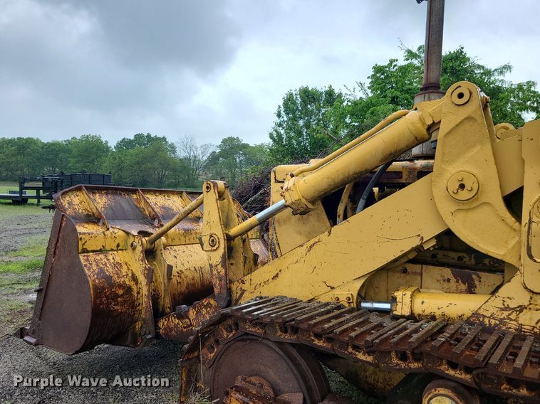 image for item LE9056 1974 Caterpillar 977L  track loader