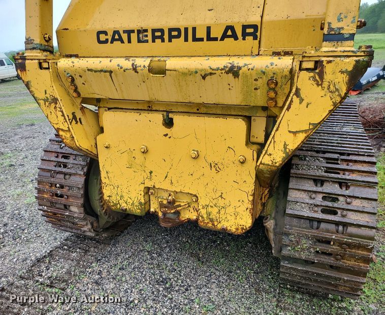 image for item LE9056 1974 Caterpillar 977L  track loader