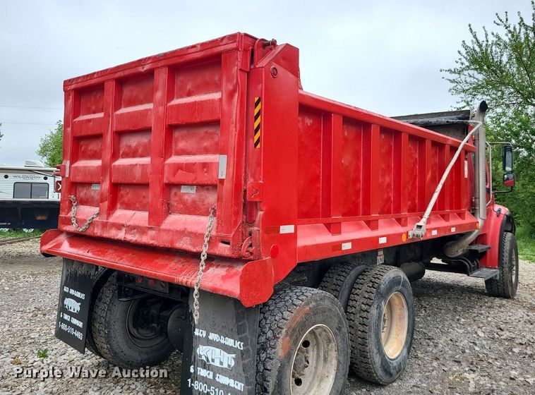 image for item LE9061 2007 Freightliner Business Class M2  dump truck