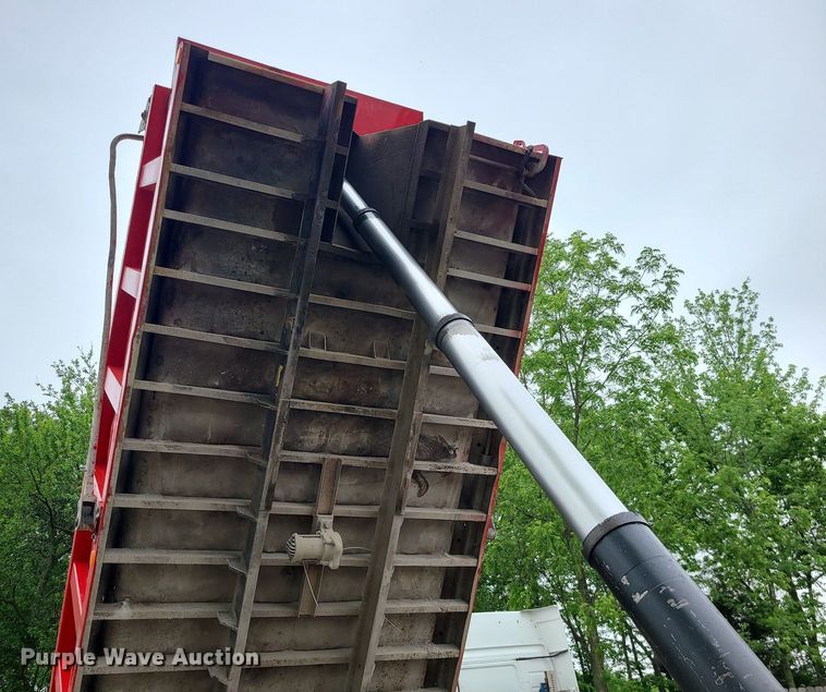 image for item LE9061 2007 Freightliner Business Class M2  dump truck