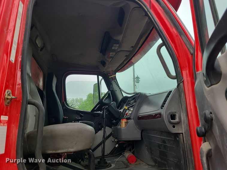 image for item LE9061 2007 Freightliner Business Class M2  dump truck