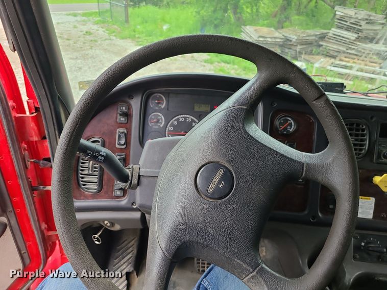 image for item LE9061 2007 Freightliner Business Class M2  dump truck