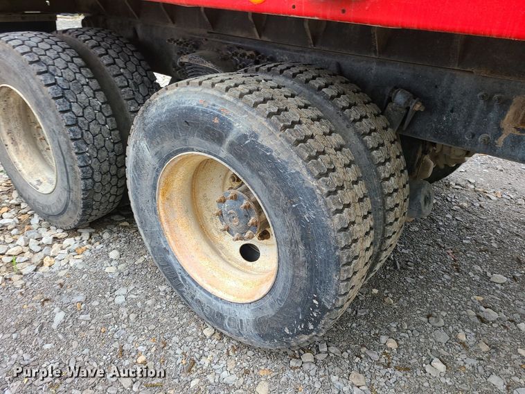 image for item LE9061 2007 Freightliner Business Class M2  dump truck