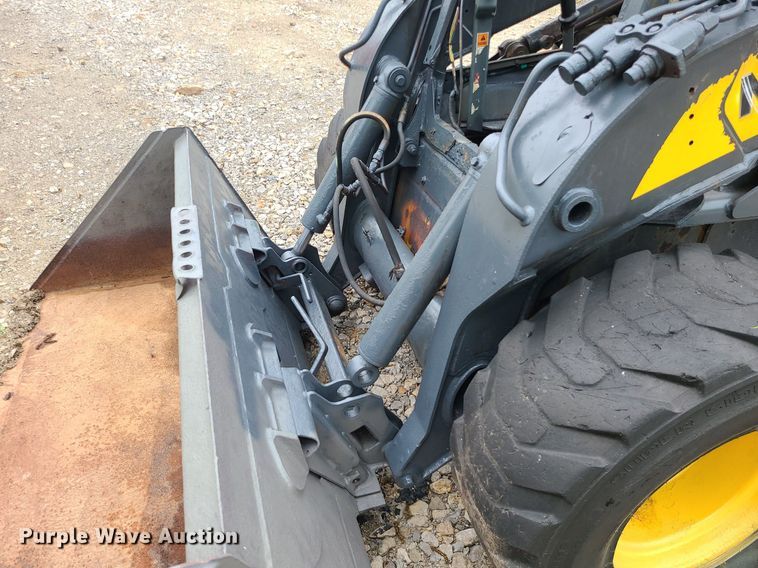 image for item LE9063 2011 New Holland L223  skid steer loader