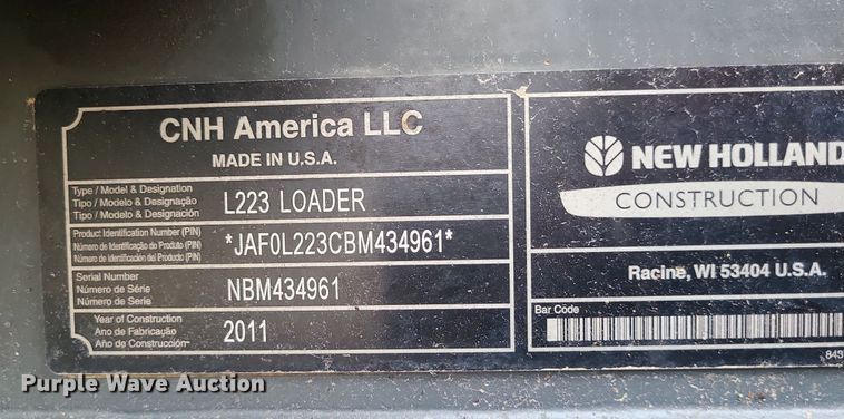 image for item LE9063 2011 New Holland L223  skid steer loader