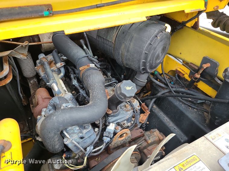 image for item LE9063 2011 New Holland L223  skid steer loader