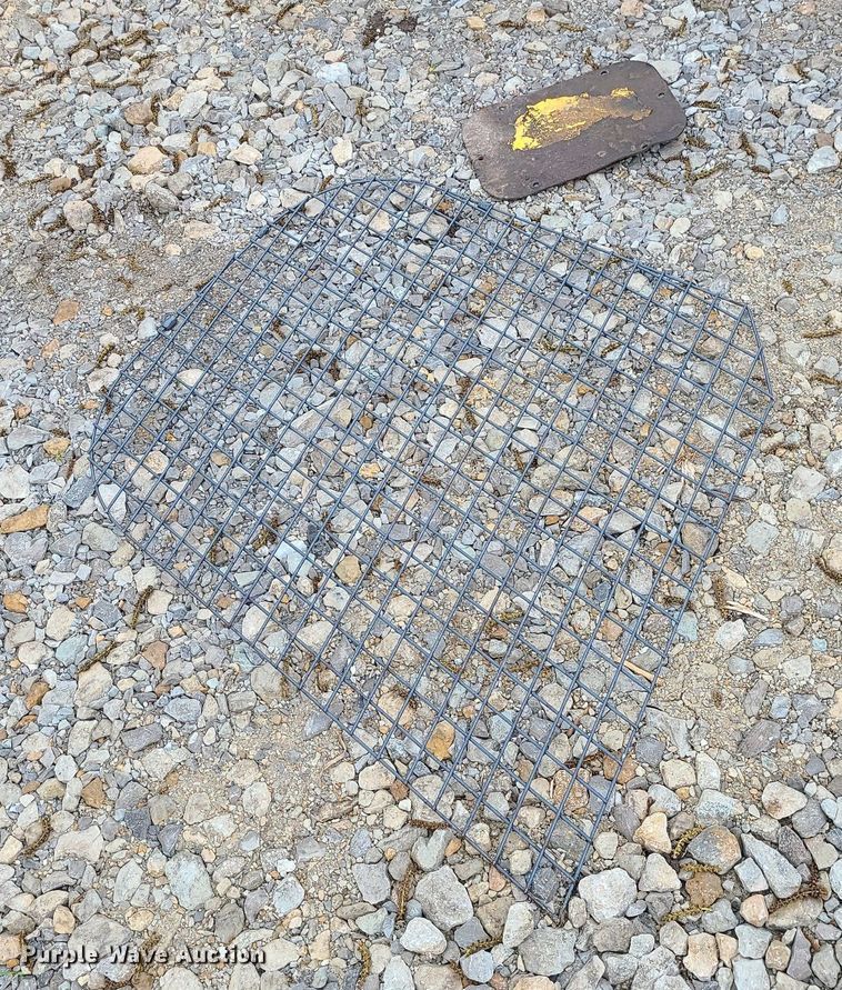 image for item LE9063 2011 New Holland L223  skid steer loader