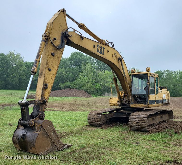 image for item LE9065 1990 Caterpillar EL200B  excavator