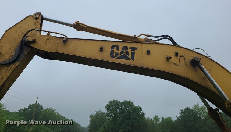 image for item LE9065 1990 Caterpillar EL200B  excavator