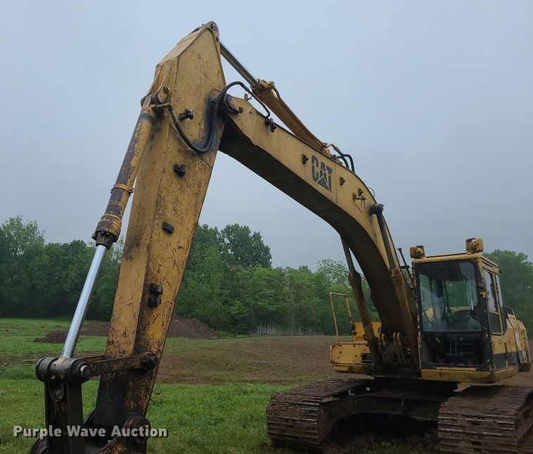 image for item LE9065 1990 Caterpillar EL200B  excavator