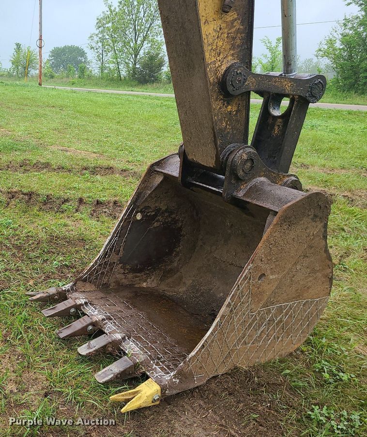 image for item LE9065 1990 Caterpillar EL200B  excavator