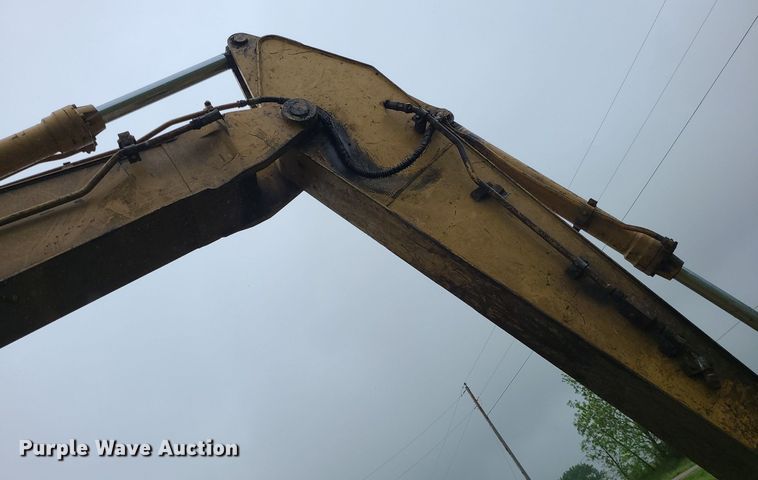 image for item LE9065 1990 Caterpillar EL200B  excavator