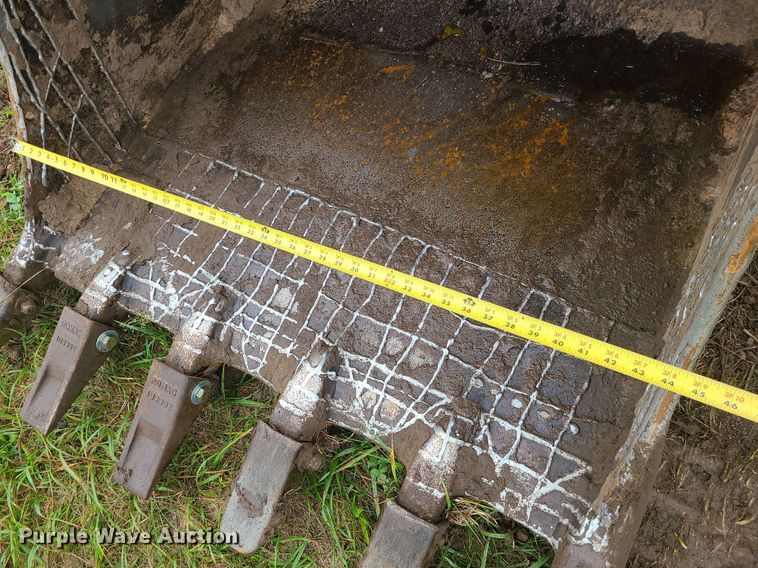 image for item LE9065 1990 Caterpillar EL200B  excavator