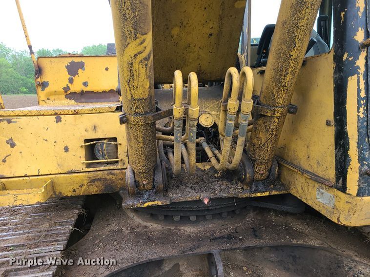 image for item LE9065 1990 Caterpillar EL200B  excavator