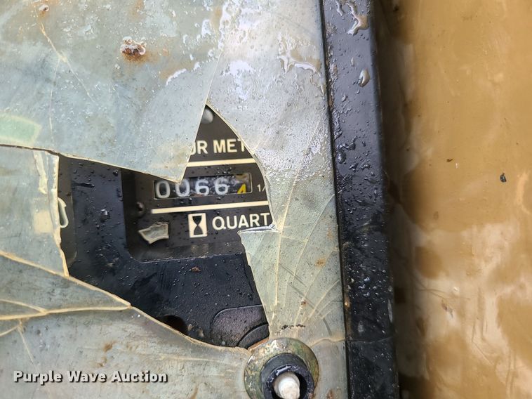 image for item LE9065 1990 Caterpillar EL200B  excavator