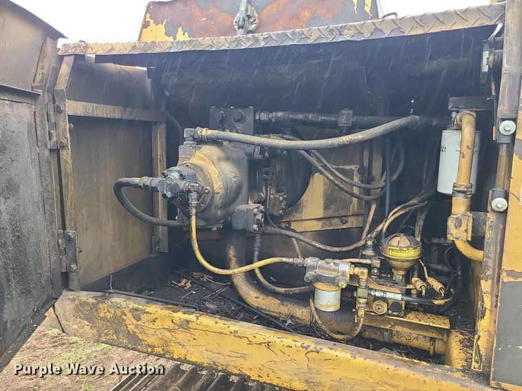 image for item LE9065 1990 Caterpillar EL200B  excavator