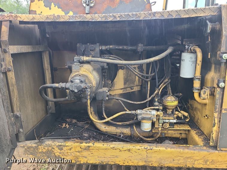 image for item LE9065 1990 Caterpillar EL200B  excavator