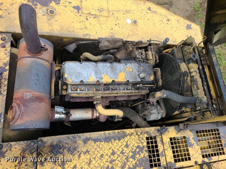 image for item LE9065 1990 Caterpillar EL200B  excavator