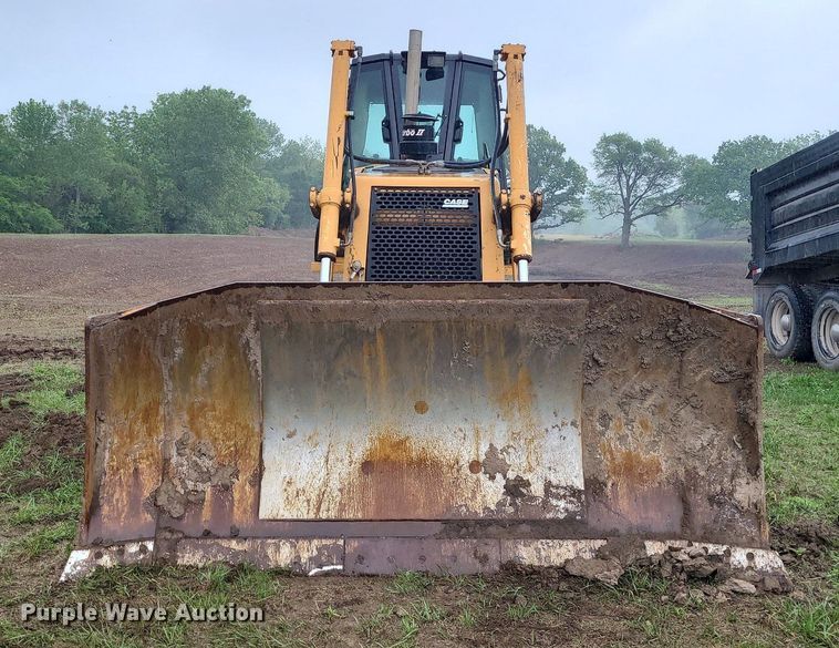 image for item LE9066 2003 Case 1850K  dozer