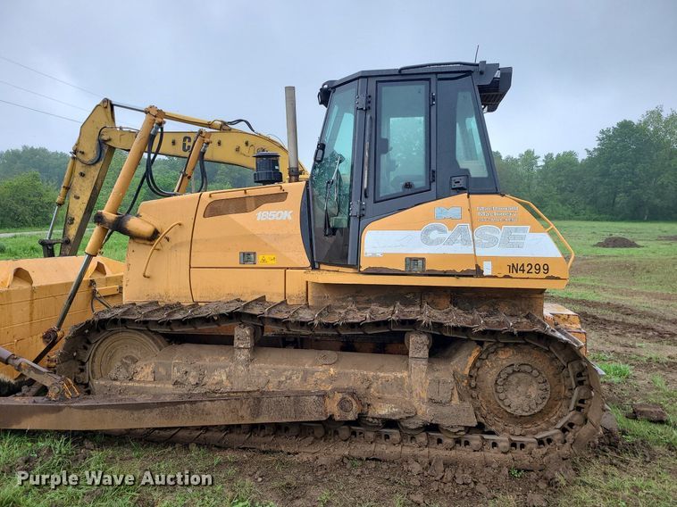 image for item LE9066 2003 Case 1850K  dozer