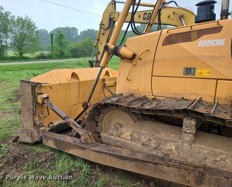 image for item LE9066 2003 Case 1850K  dozer