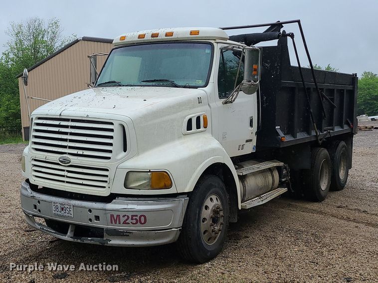 image for item LE9067 1999 Sterling A-Line  dump truck